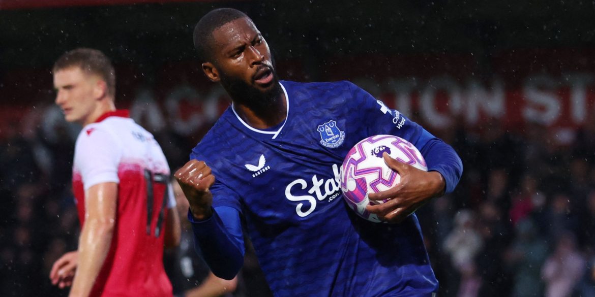 Forget Barry: Everton are brewing Beto replacement in 19-year-old "nuisance"